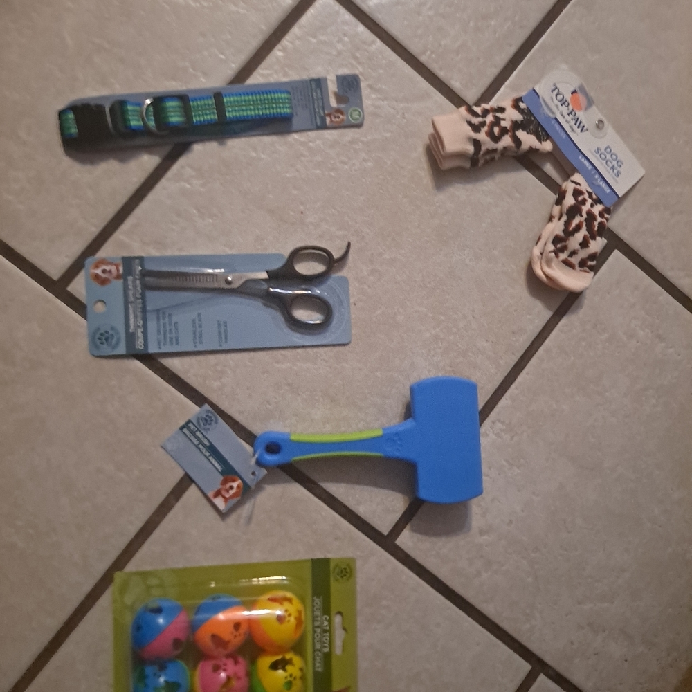 Pet supplies